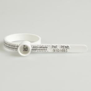 Rringstrrelse mler med lup.