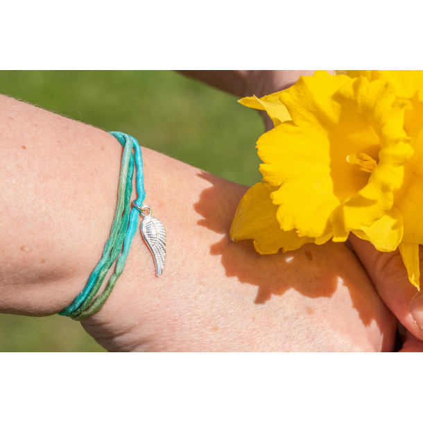 Silk Wing Bracelet single