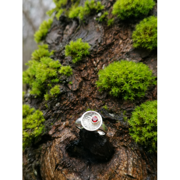 Lunar Signet Ring - "Blood Moon"