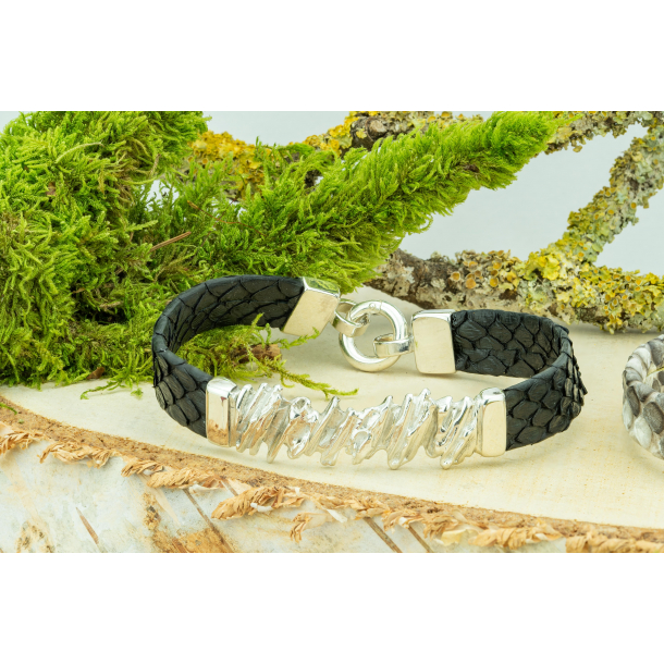 Black Python - Straw Bracelet with Black Python Leatherband. 